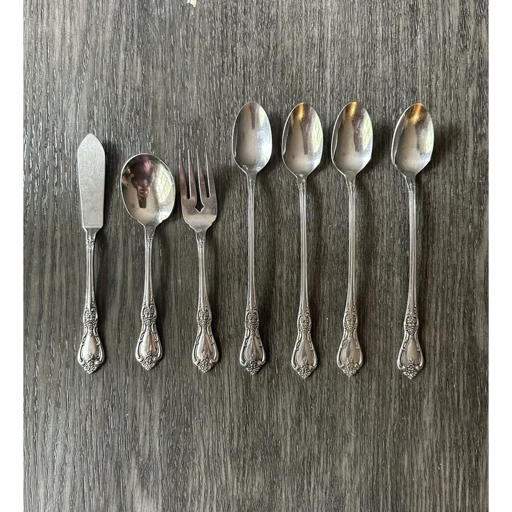 11 Oneida Distinction Deluxe Stainless HH Kennett Square Serving‎ Set Tea Spoons